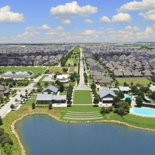 Harvest Blog: Benefits of Moving to an Established Planned Community